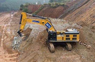 中国首台无人驾驶液压挖掘机交付矿区，徐工赋能矿山施工新纪元